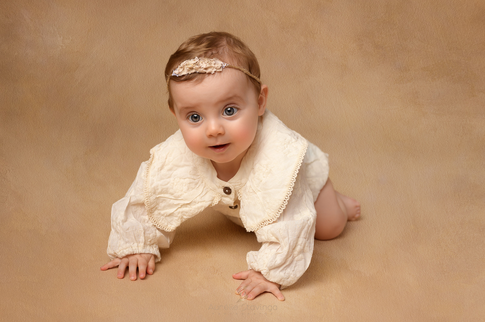 Photographe bébé ma première année près de Voiron, Grenoble, Chambéry et Bourgoin-Jallieu