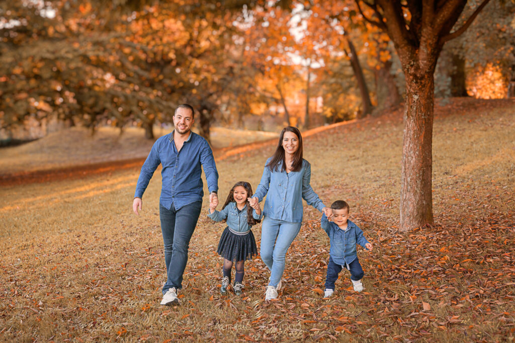 Seance photo en famille voiron automne - Aurélie Stavinga photographe Grenoble Voiron