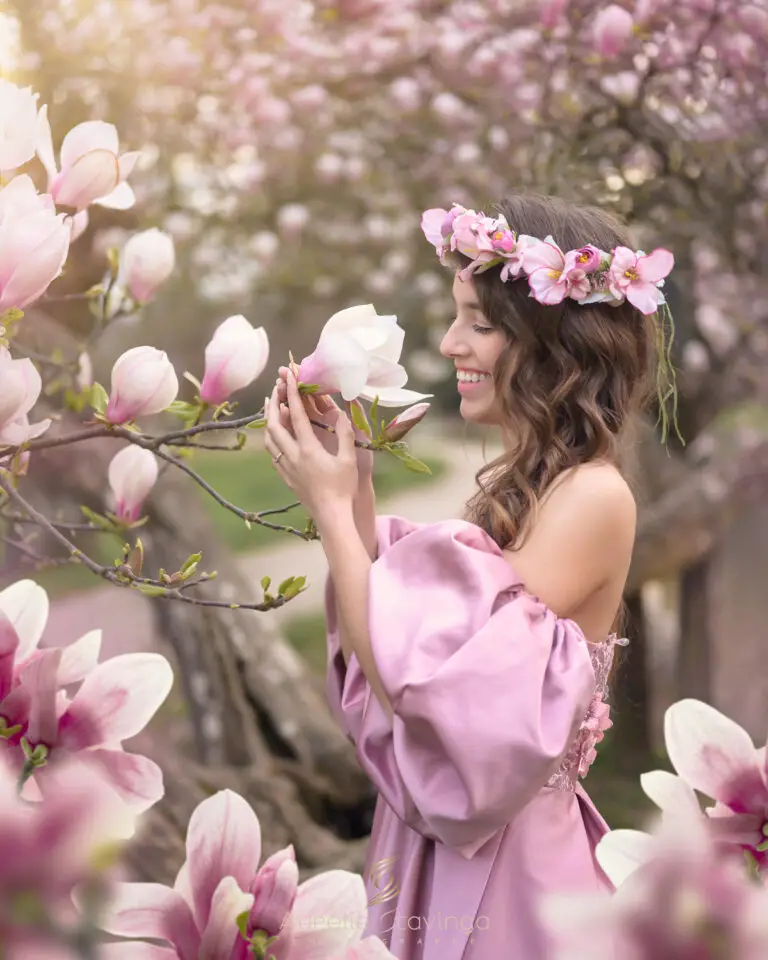 Séance photo dans un décor fleuri aux couleurs du printemps Studio Stavinga